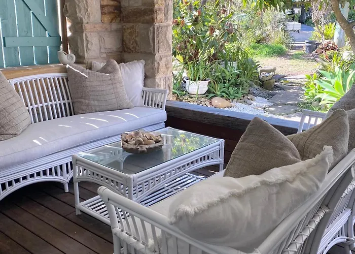 Avalon Beach Cottage- The Islander